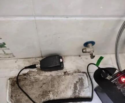 交口屋顶漏水维修公司分享下卫生间漏水的危害及解决方法